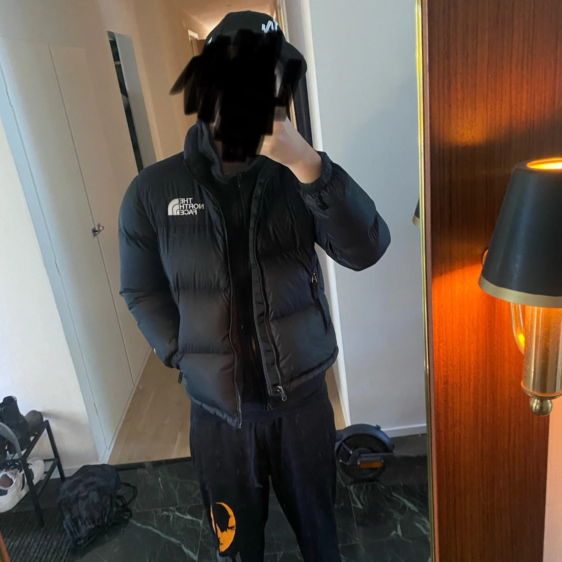 Svart pufferjacka från The North Face - 4