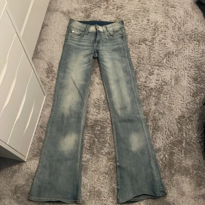 Low waist jeans  - Jättefina low waist jeans helt nya använda ca 2 gånger säljer för att de är för korta 🩷storlek 26