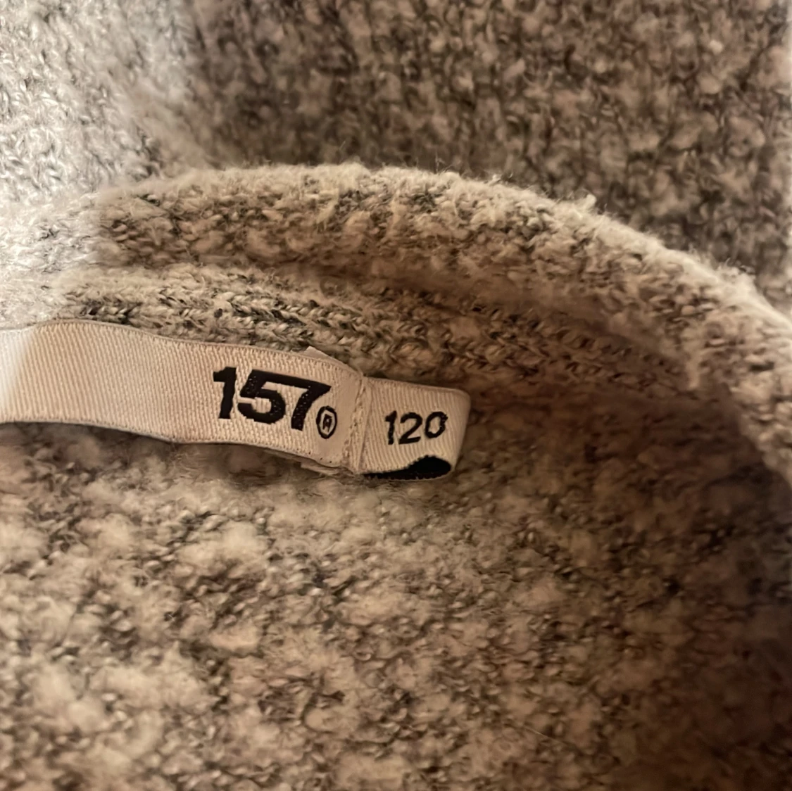 Grå stickad kofta från 157 - 2