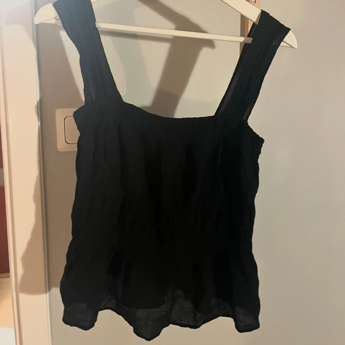 Svart topp från H&M - 1