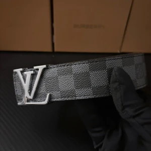 L U I S V U I T T O N bälte - Helt ny bälte 