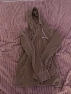 Mysig beige zip up hoddie - En mysig beige zip up hoddie 