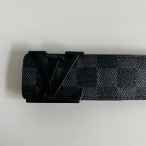 Bälte från Louis vitton  - Skriv gärna vid frågor eller intresse 