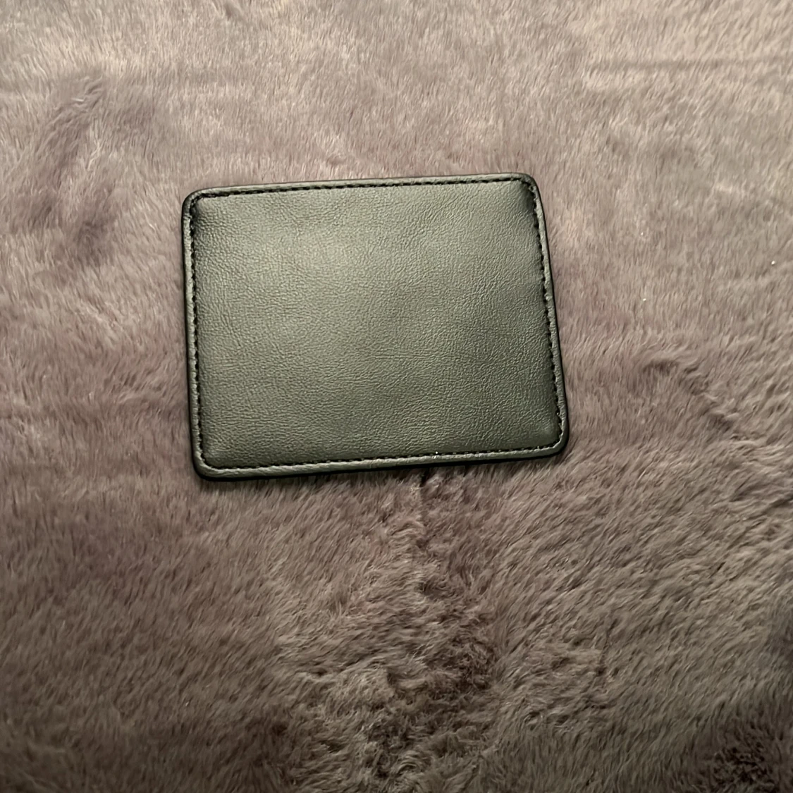  Jag säljer en plånbok enkel lätt få plats i fickor  - 1
