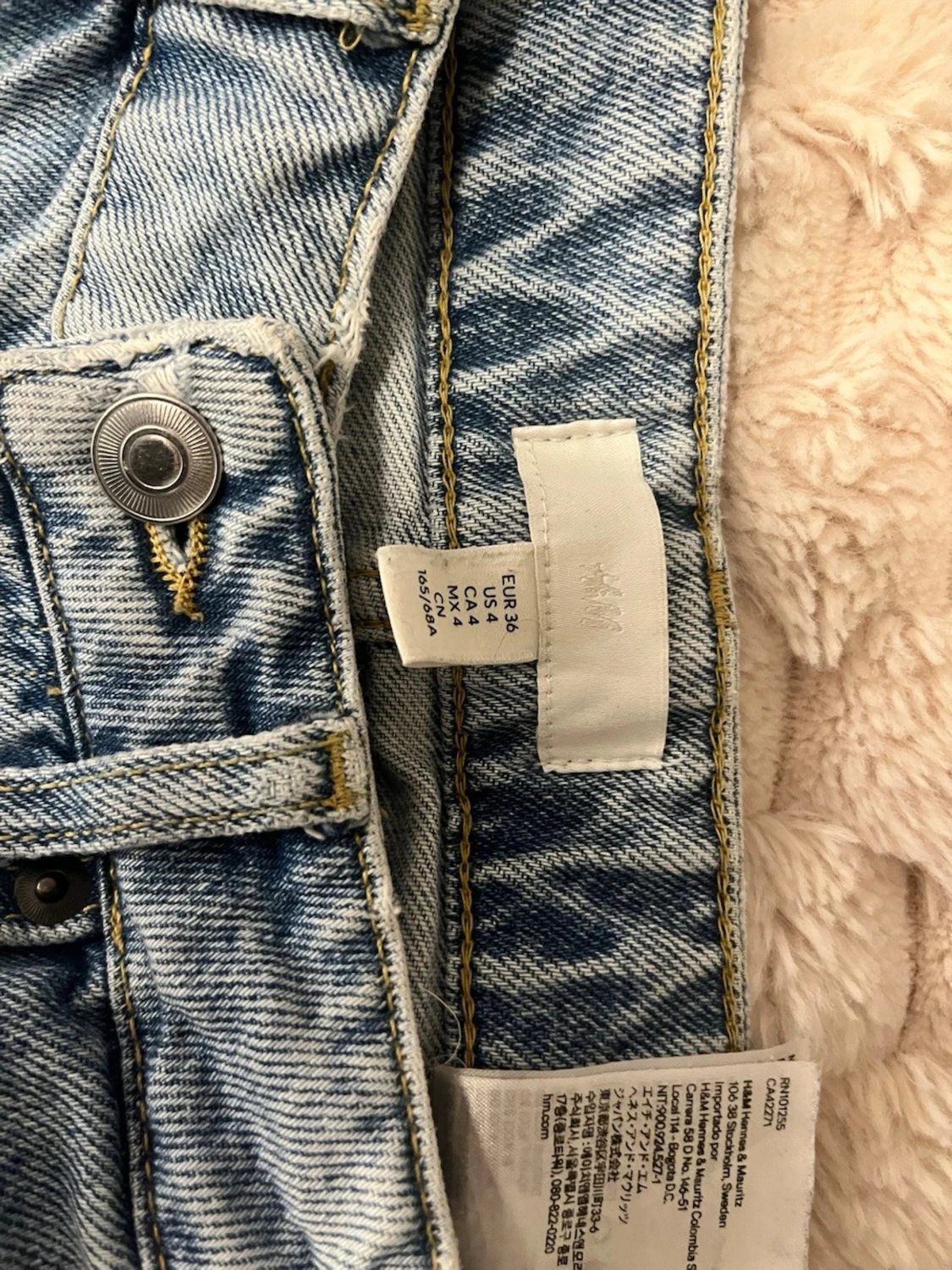Ljusa blå jeans från H&M, storlek 36 - 2
