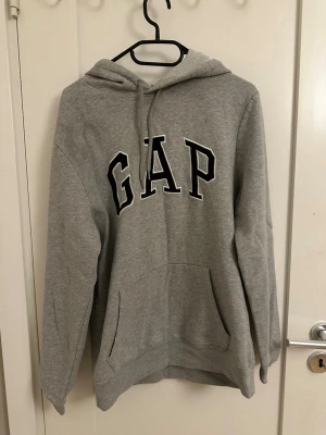 GAP hoodie  - Jättefin men använder den inte🥰