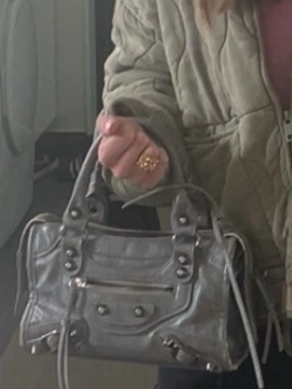 Grå axelremsväska🩶 - 1