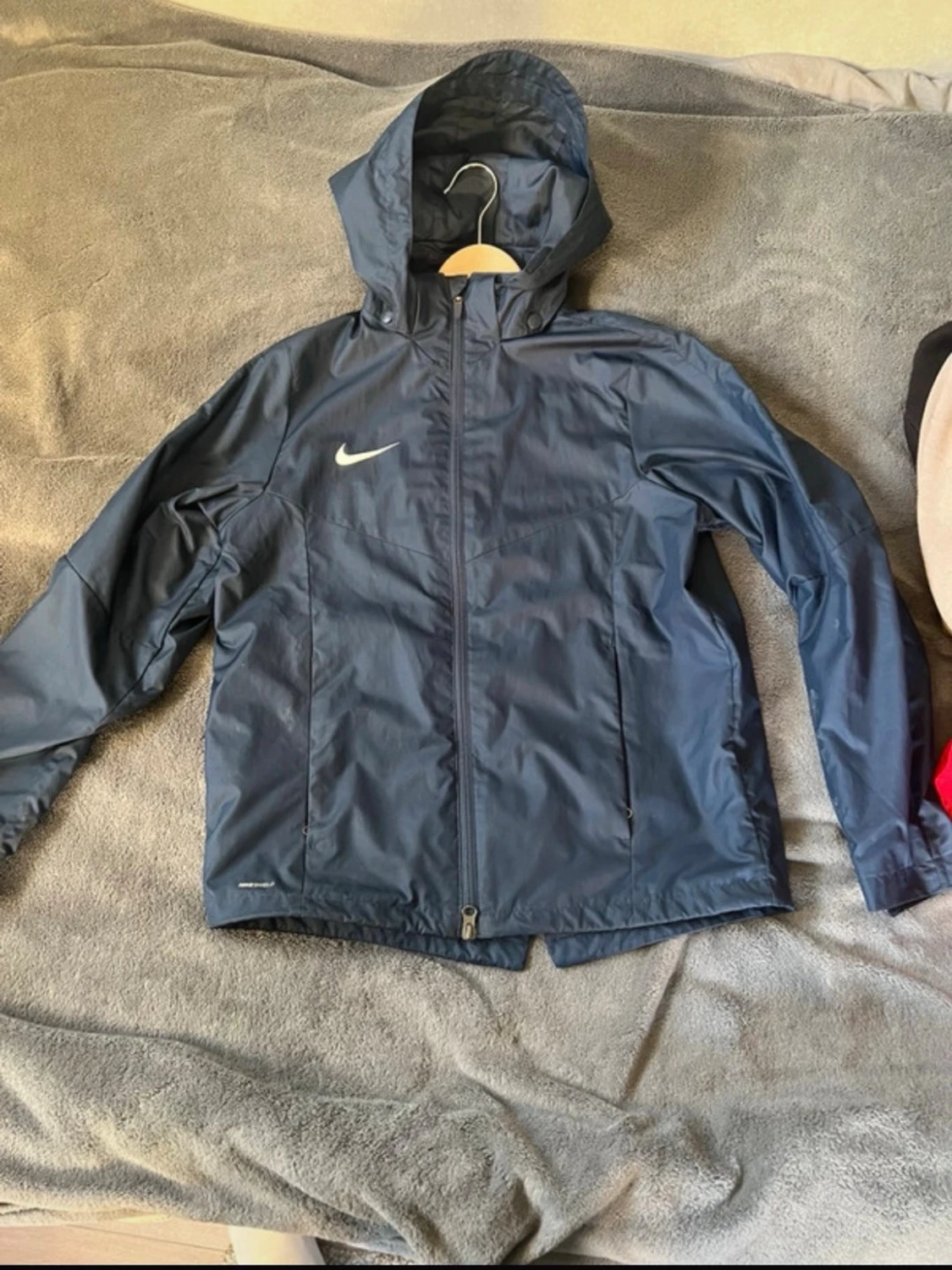 Blå Nike Shield vindjacka 