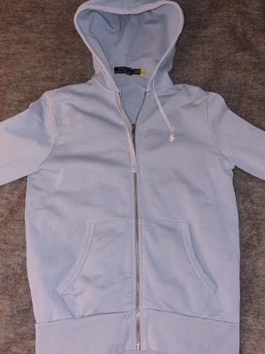 Ralph lauren hoodie - En riktigt skön Raffe hoodie men unik färg🎨 