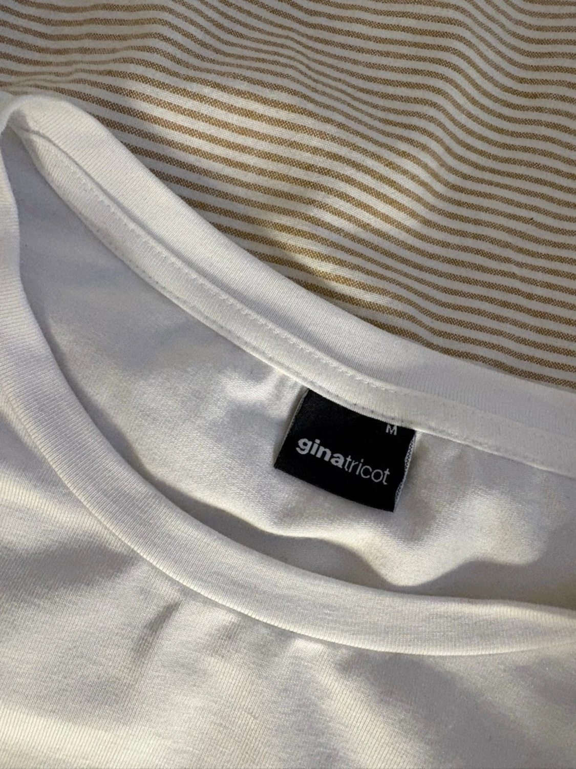 Vit oversized t-shirt från Gina Tricot - 3