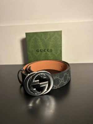 Svart Gucci bälte  -  nytt Gucci bälte med box och allt 