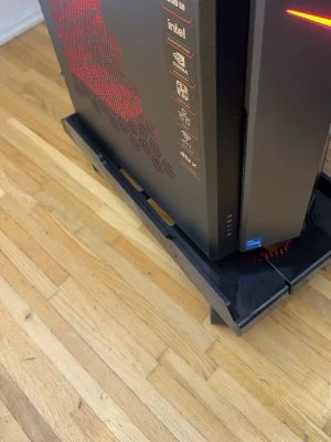 Gaming Pc – RTX 3060 | i5-12400F | 16 GB RAM - Säljer en stark och välfungerande gamingdator i mycket fint skick. Klarar alla moderna spel utan problem och funkar lika bra för gaming, streaming och vardagsbruk.  Specifikationer: 	•	Grafikkort: NVIDIA GeForce RTX 3060 	•	Processor: Intel Core i5-12400F 	•	RAM: 16 GB 	•	Lagring: 500 GB SSD 	•	Operativsystem: Windows (installerat och klart)  Hämtas helst upp i Göteborg