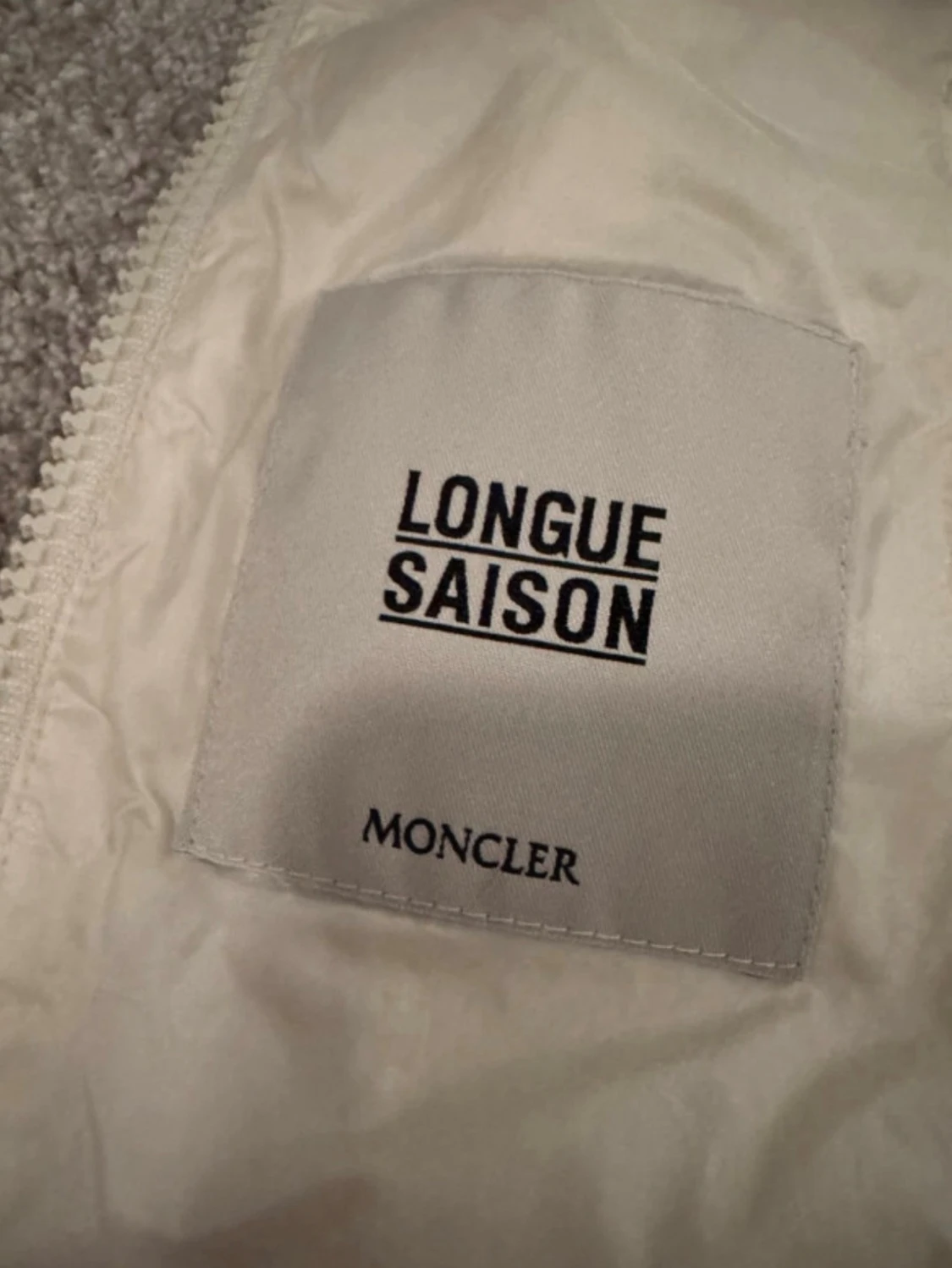 Vit dunjacka från Moncler - 3