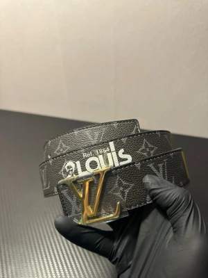 Zara bälte  - 110cm! Helt ny!