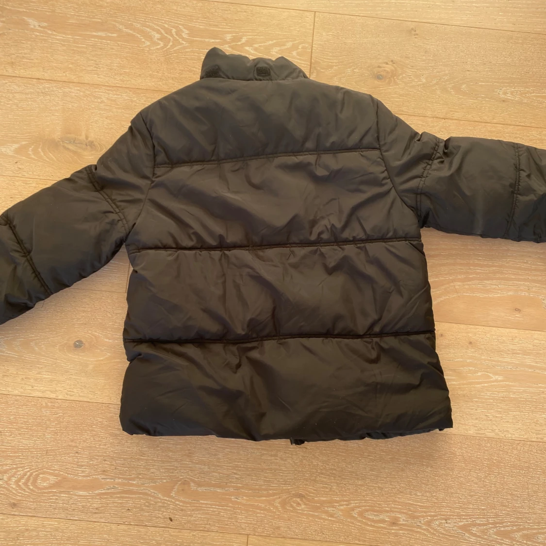 Svart vinterjacka  - 1