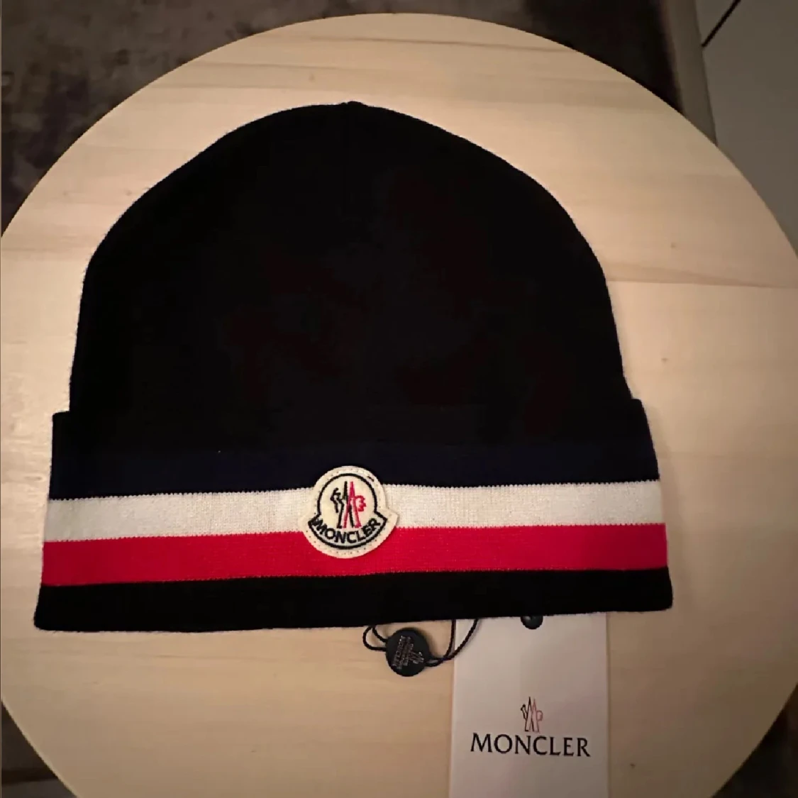 Moncler mössa med ränder Tiktok:marknads.closet - 3