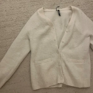 Mohair kofta  - Jätte snygg kofta fårn bikbok i mohair bra kvalité tycker jag ❤️❤️❤️ oversized