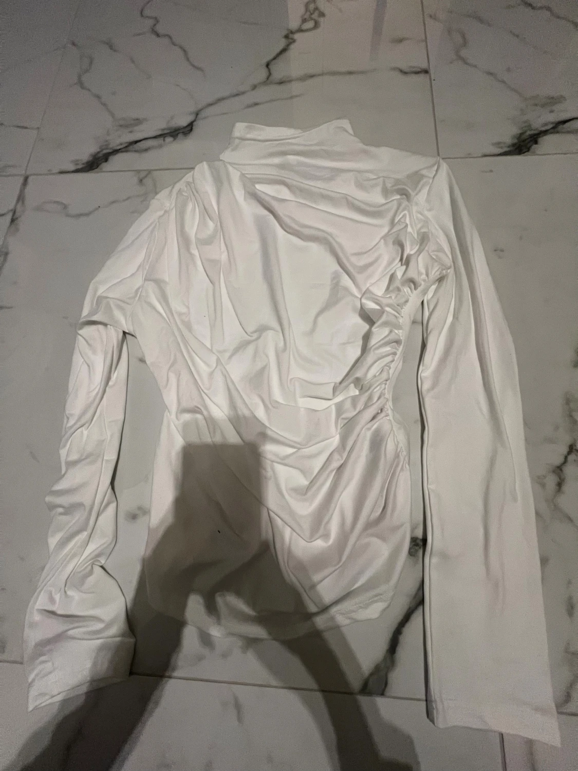 Vit fin långärmad tröja från Emery Rose