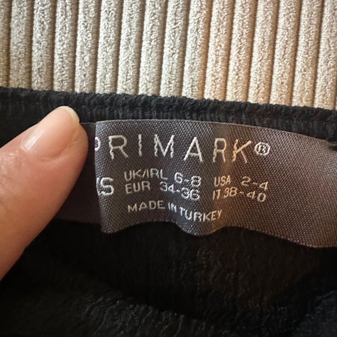 Svart linnetopp med rosett från Primark - 3
