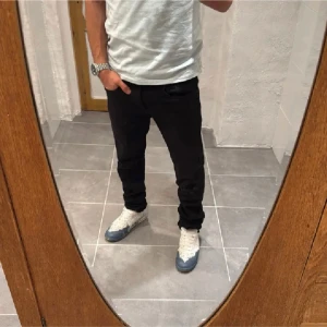 Replay jeans  - Ett par snygga byxor från Replay i storlek W31 L34 i modellen Anbbas 