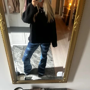 Weekday jeans med mönster - Så coola jeans från weekday med snyggt mönster. Bra skick!