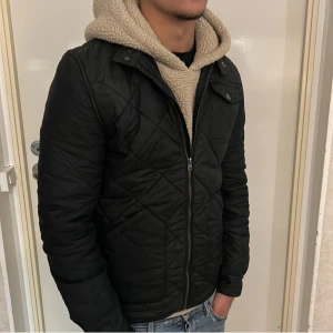 Cubus Quiltad jacka - Skick 8,5/10. Storlek S, modellen är 172 och väger 70. endast 349