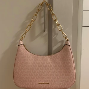 Michael Kors väska ”Cora” i Powder Blush - Ny och oanvänd