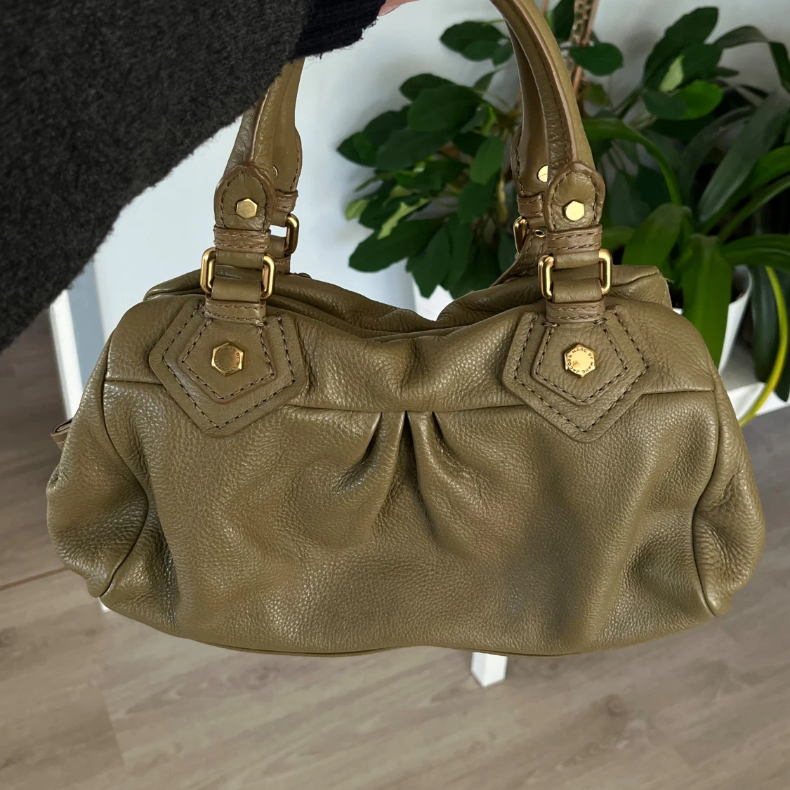 Autentisk Marc Jacobs Classic Q baby groove väska i olivgrön - 2