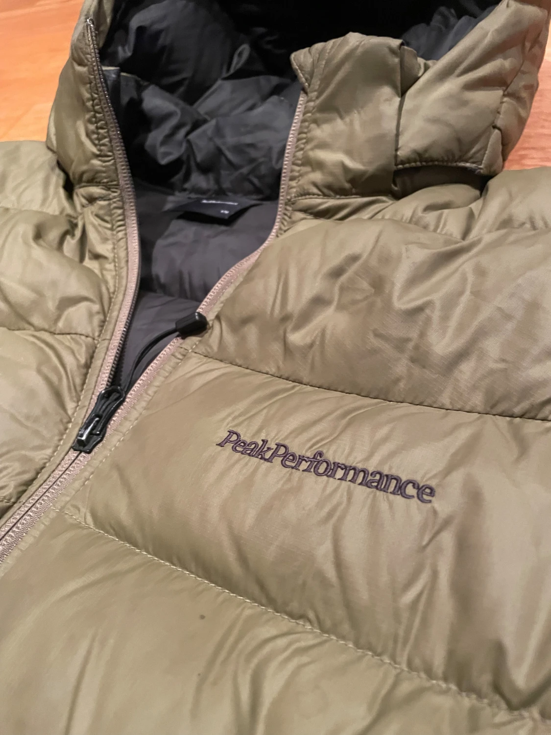 Olivgrön Peak Performance dunjacka - 1