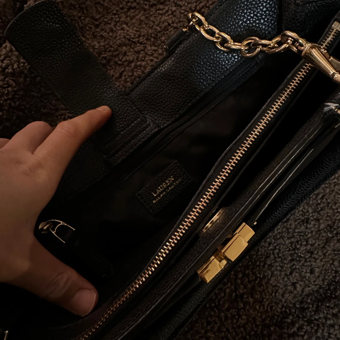 Svart handväska från Lauren Ralph Lauren - 2