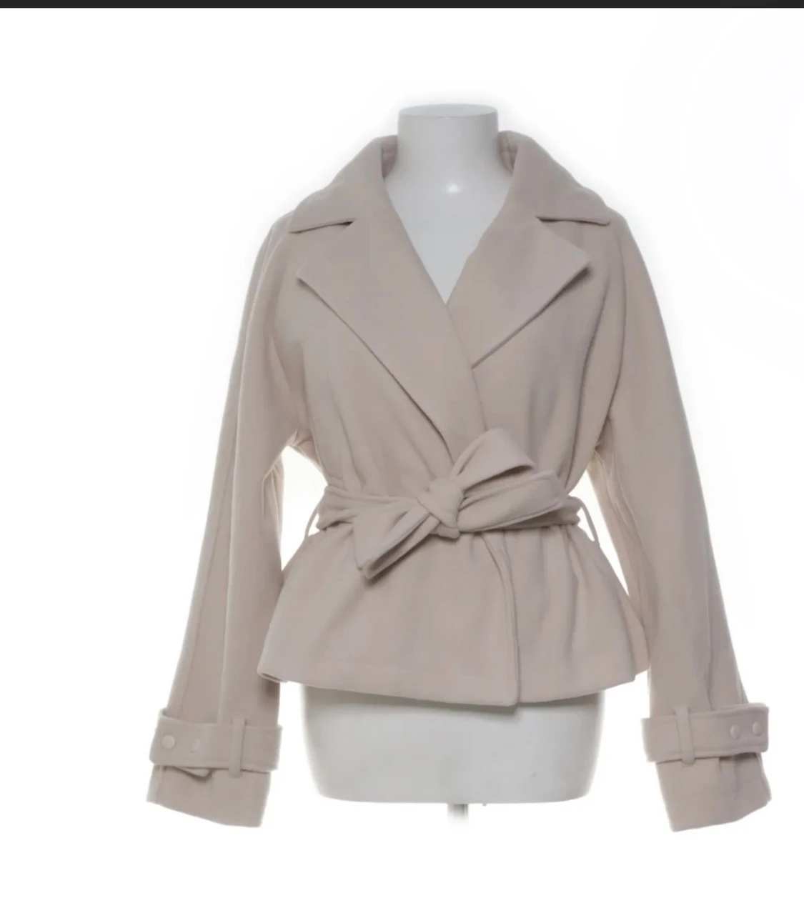 Nelly Jacka Beige omlottjacka med bälte