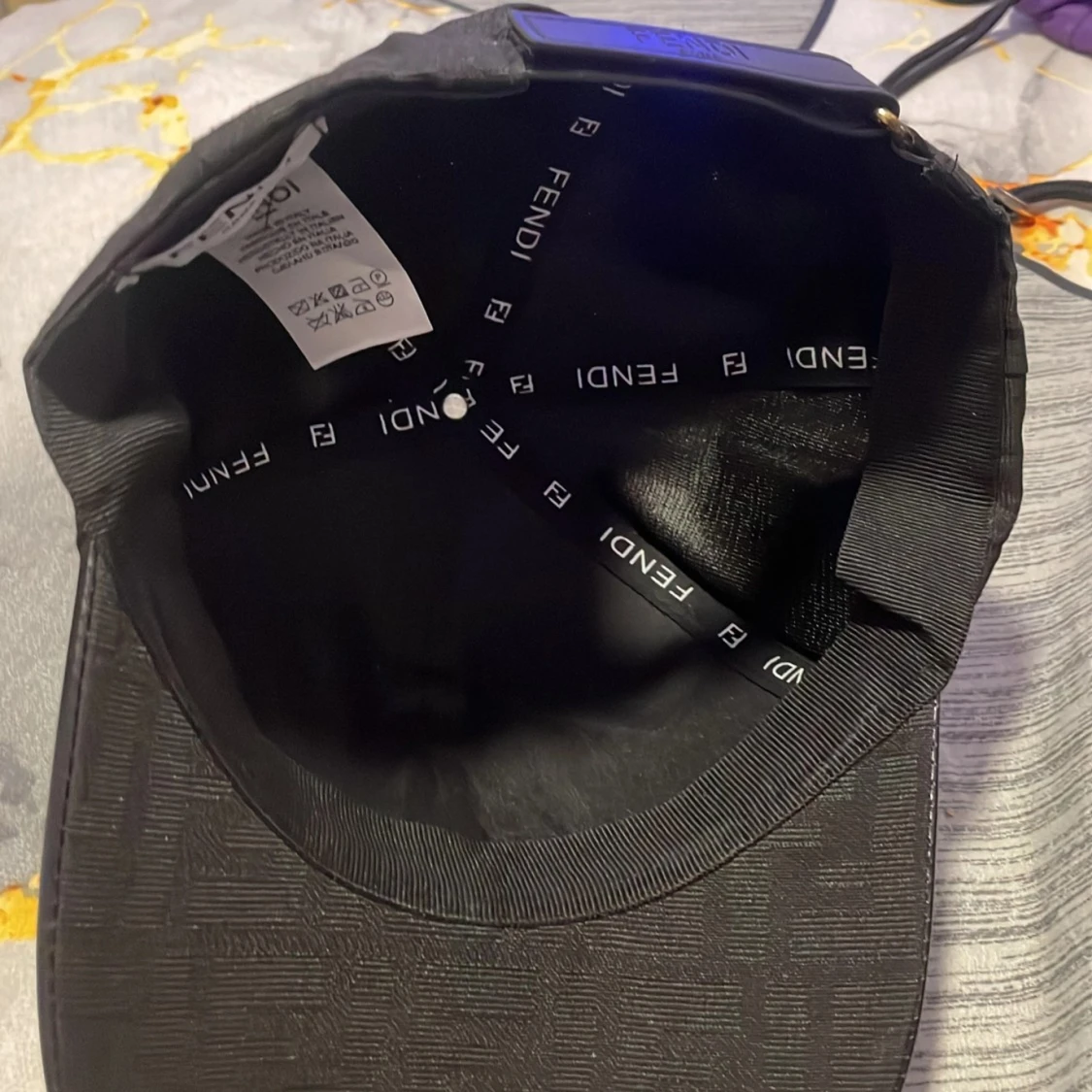 Svart Fendi keps med logomönster - 2