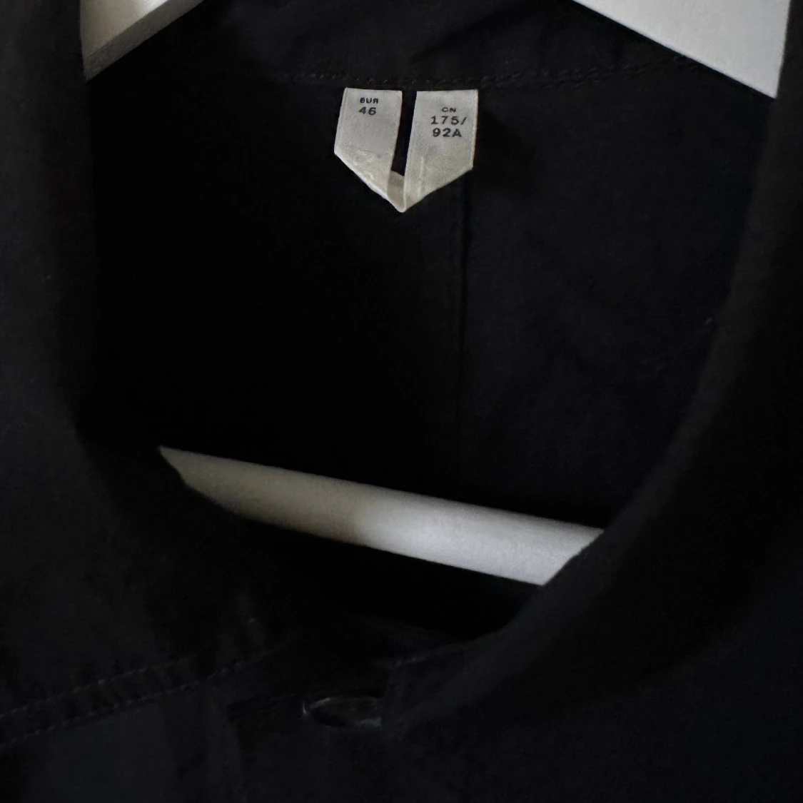 Svart overshirt från ARKET - 2