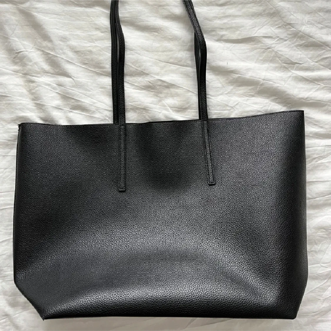 Svart axelväska från MANGO