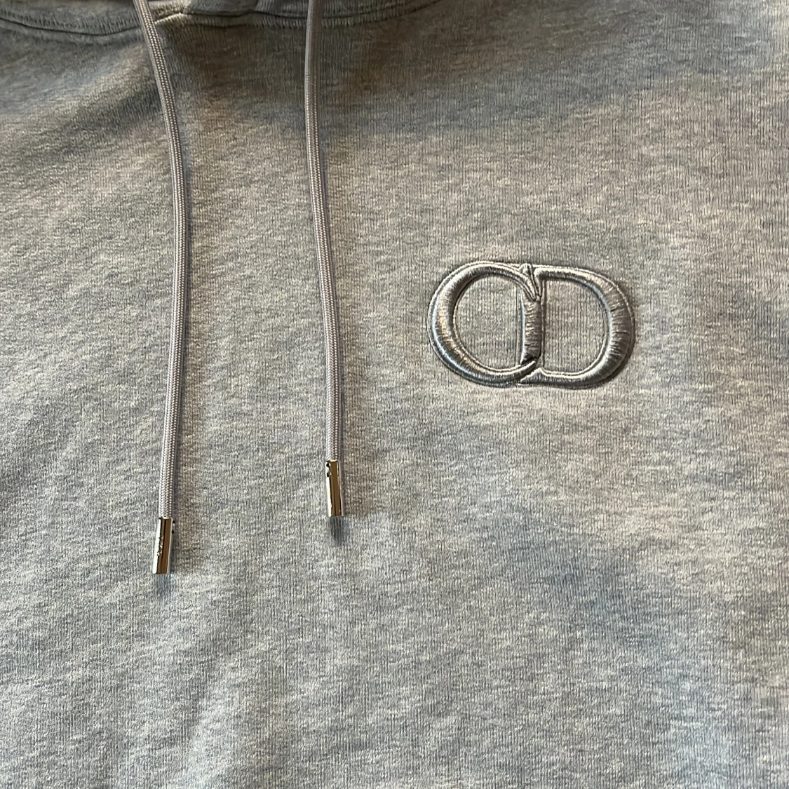 Grå hoodie med CD logga - 1