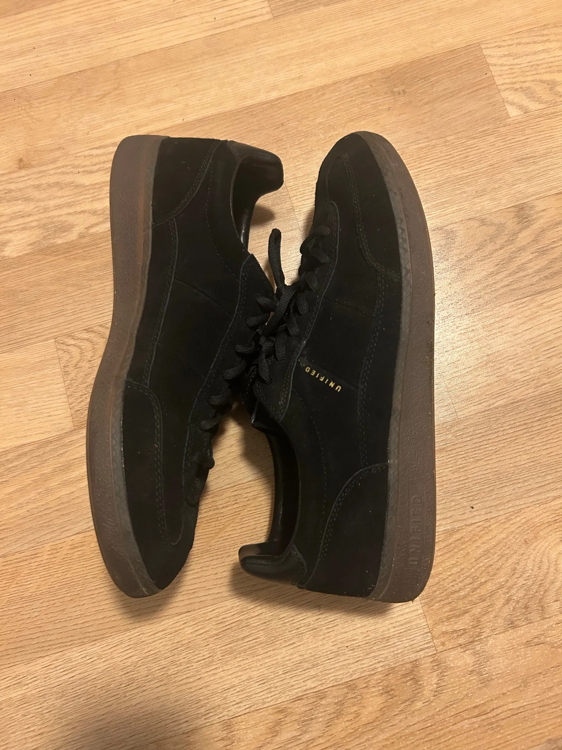 Svarta sneakers från Unified, strl 44 - 1