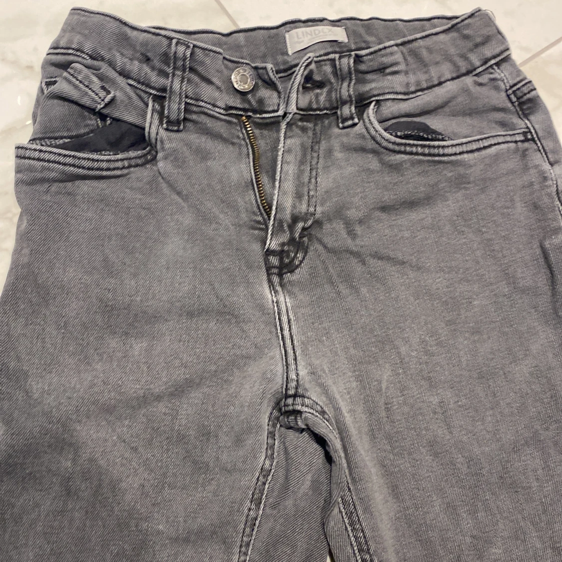 Grå jeans från Lindex, storlek 158 - 1