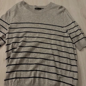 Grå randig tröja från 157 - Använd fåtal ggr