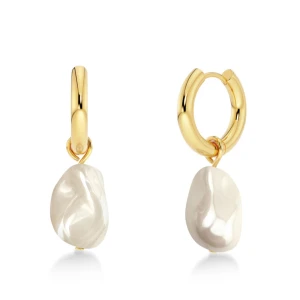 Guldörhängen med pärlor - örhängen från Edblad i väldigt bra skick, köpte i somras men kommer ej till användning, nypris 500kr❣️