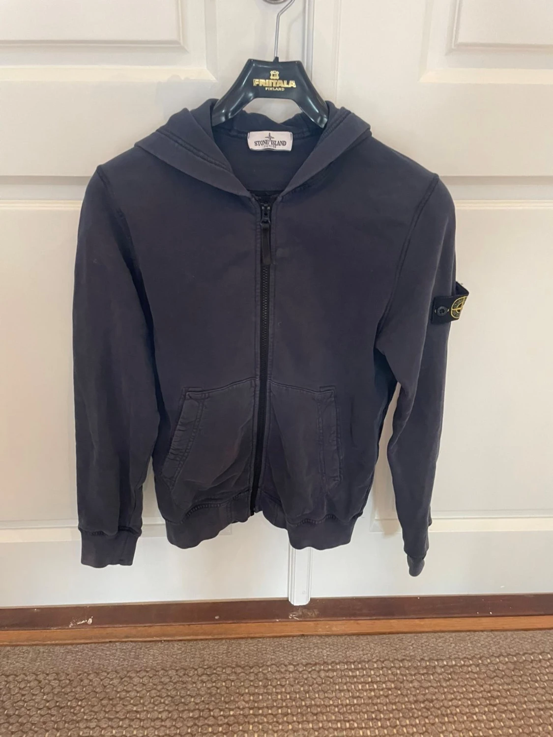 Svart hoodie från Stone Island Junior