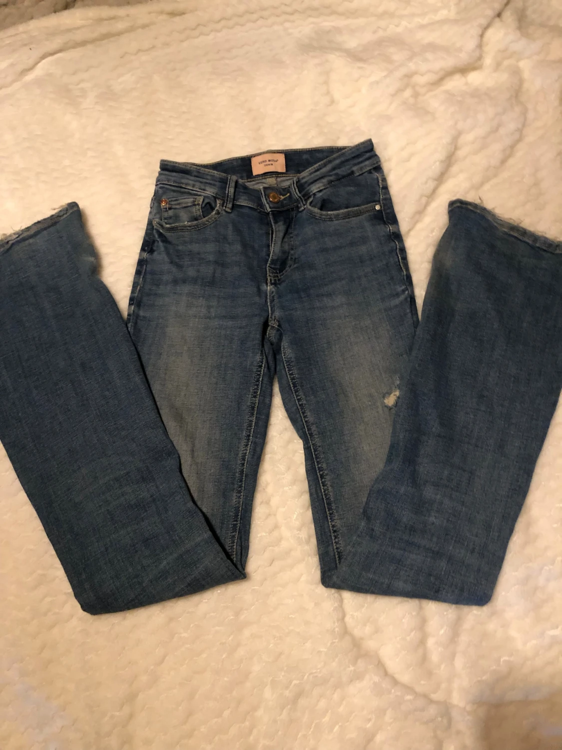 Blå bootcut jeans från Vero Moda