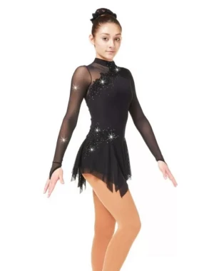 Konståkningsklänning - Säljer denna fina konståkningsklänning från Sagester i storlek L.