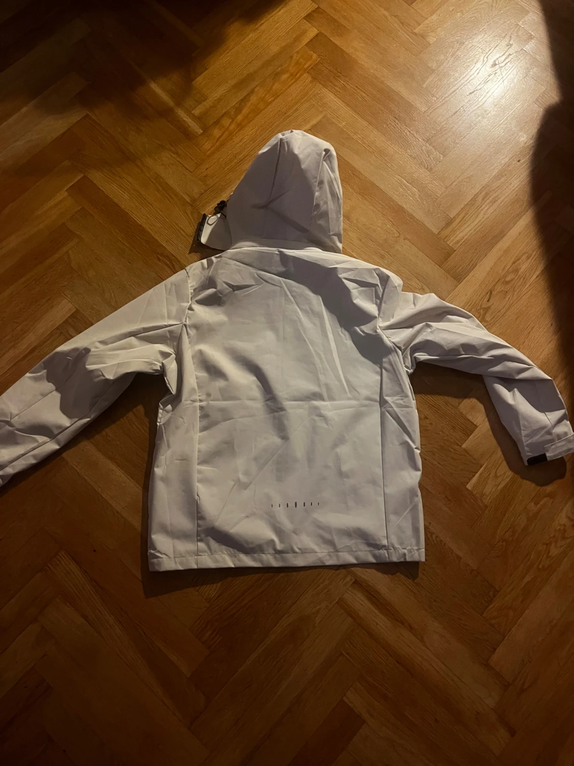 Vit Arc'teryx regnjacka med huva - 2