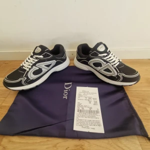 Dior b30 - Helt nya dior b30 skor. Köpt i USA, kvitto finns.