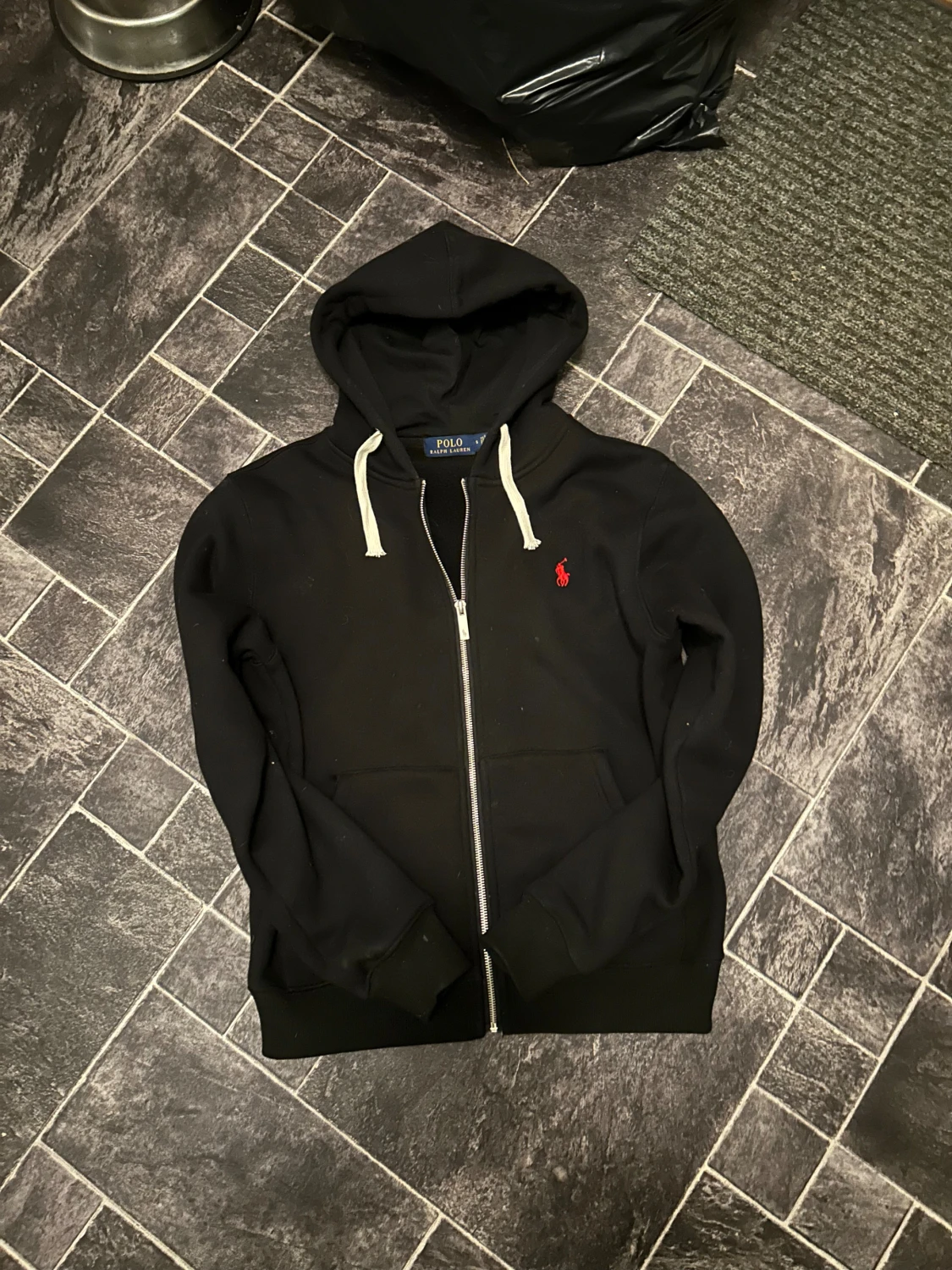 Svart hoodie från Polo Ralph Lauren