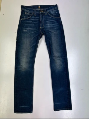Selvedge jeans från Lee - Säljer ett par selvedge jeans från lee i modellen 101, storlek w28 l32. Mått finns på näst sista bilden. 