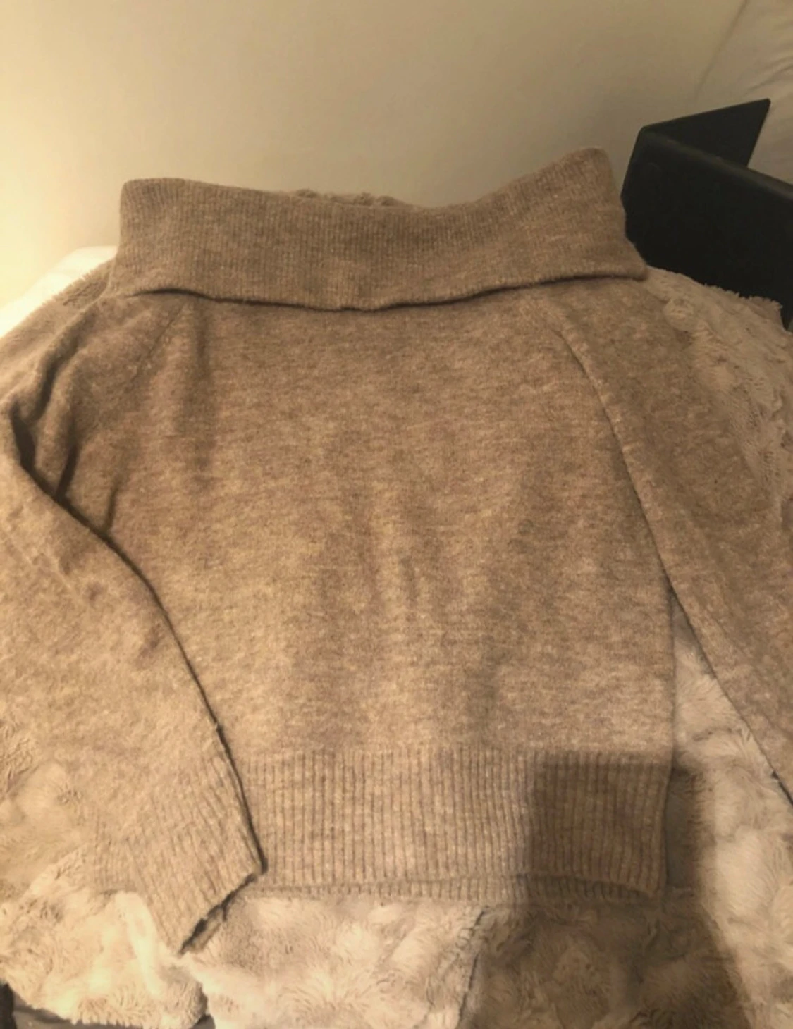 Beige polotröja från H&M  - 1