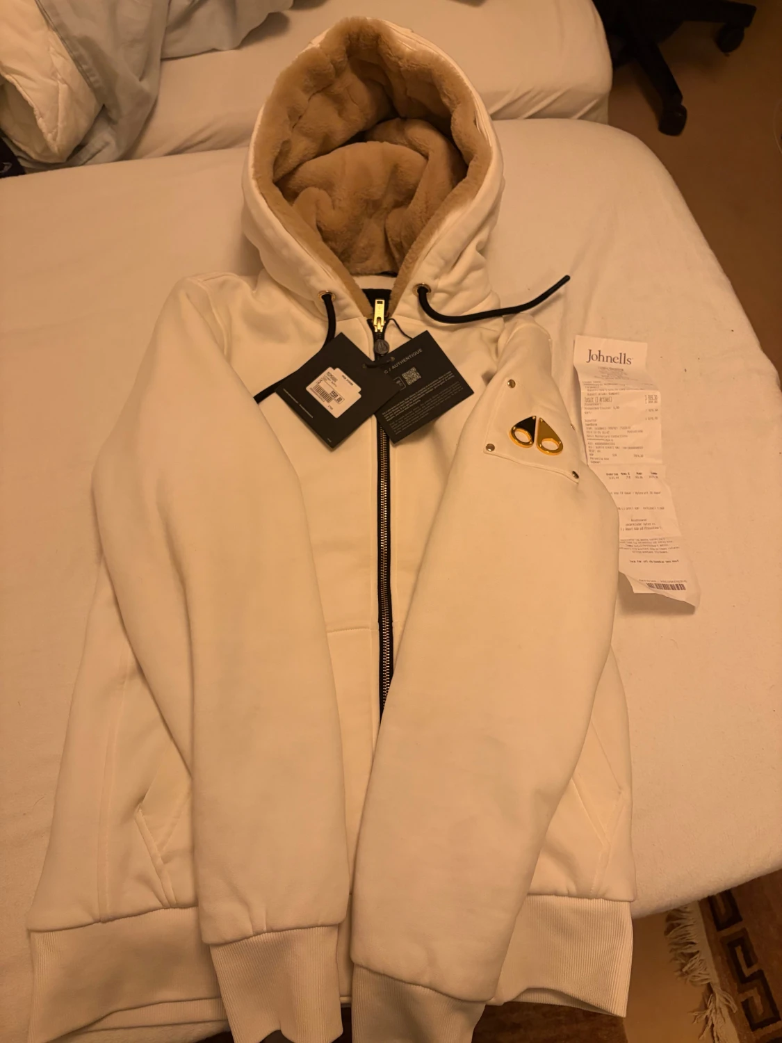 Vit teddyjacka från Moose Knuckles