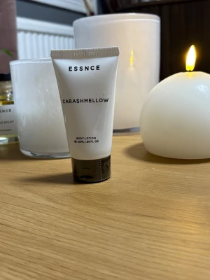 ESSNCE Carashmellow Body Lotion 50ml - Oöppnad. 50ml storlek från julkalendern 2025.