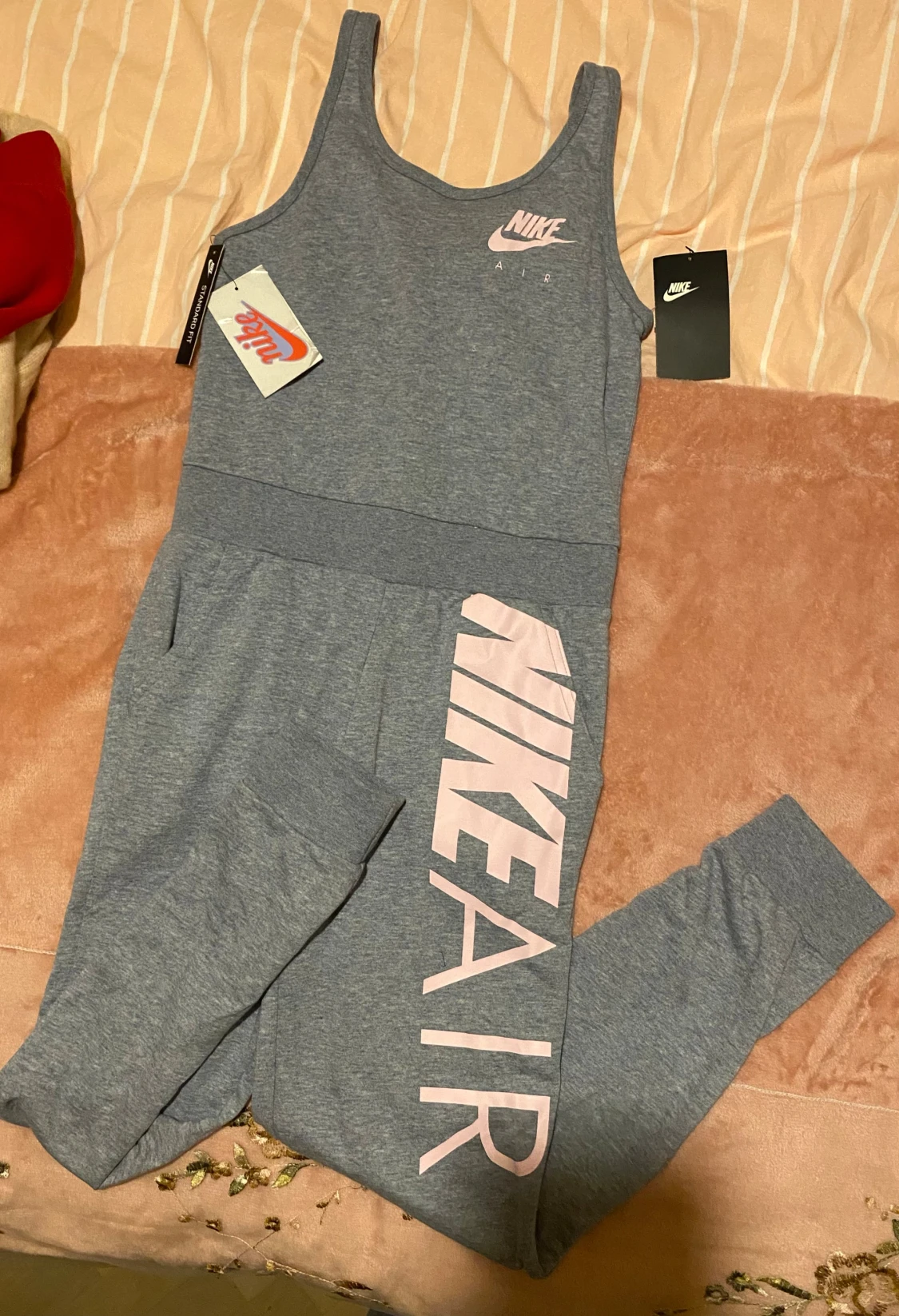 Grå ärmlös Nike Air jumpsuit - 1